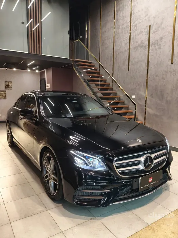 Front and side view of 2019 Mercedes-Benz E300