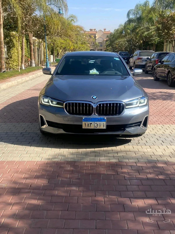 Front view of 2021 BMW 520i