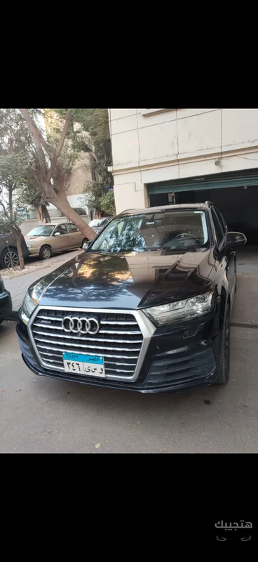 Front and side view of 2019 Audi Q7