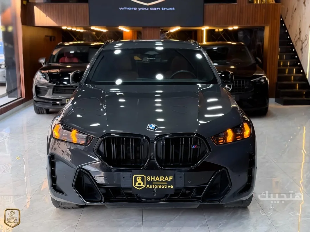 Front and side view of 2024 BMW X6
