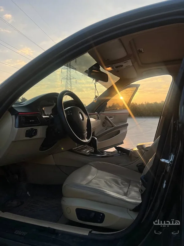 Interior view of 2008 BMW 320i