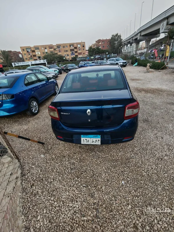 Rear view of 2016 Renault Logan
