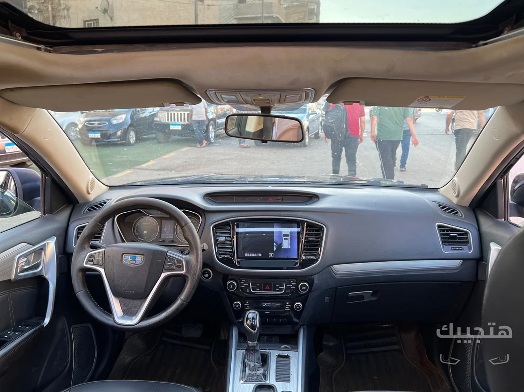 Interior view of 2019 Geely Emgrand X7