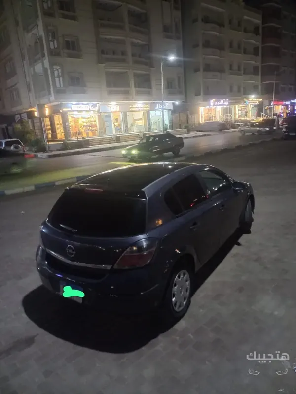 Rear and side view of 2009 Opel Astra