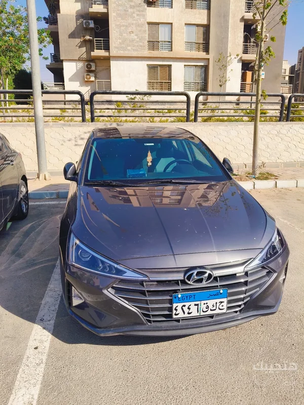 Front view of 2025 Hyundai Elantra