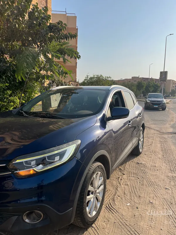 Front and side view of 2019 Renault Kadjar