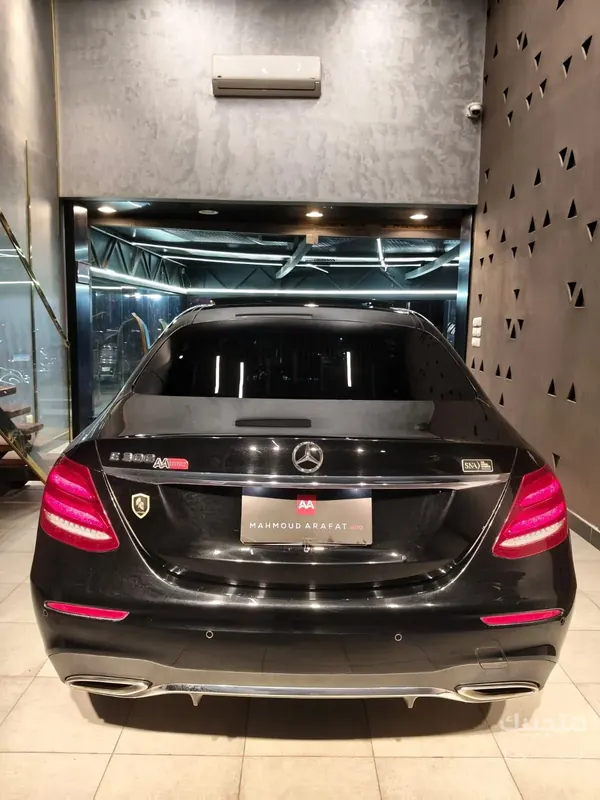 Rear view of 2019 Mercedes-Benz E300