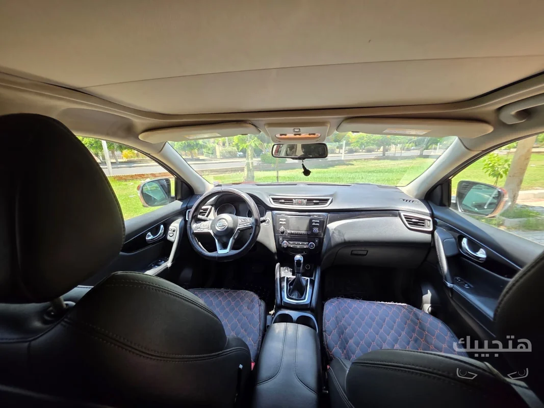Interior view of 2019 Nissan Qashqai