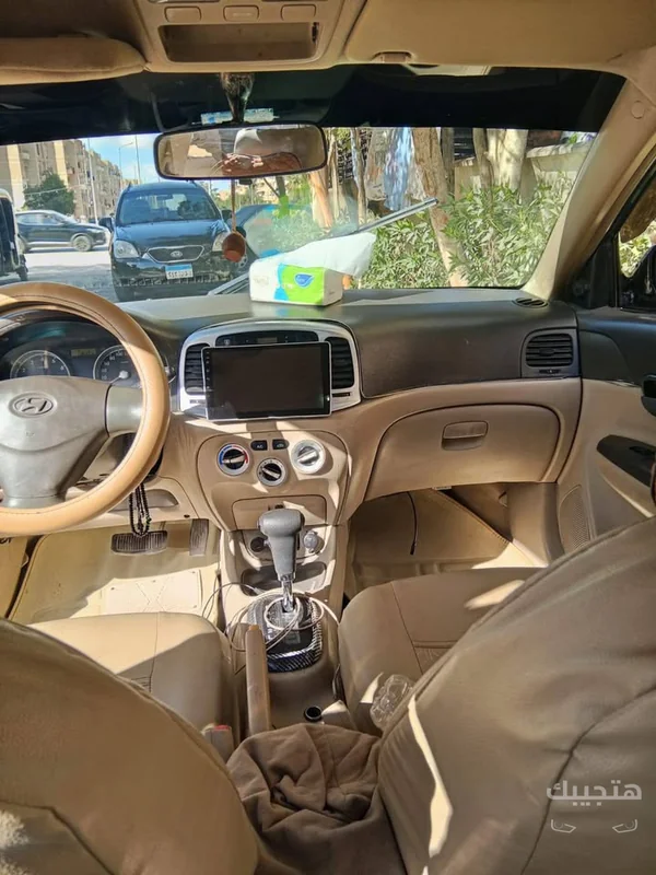 منظر داخلي لسيارة هيونداي أكسنت موديل 2006