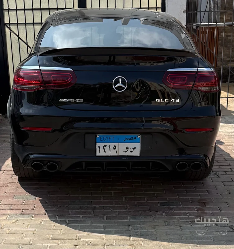 منظر خلفي لسيارة مرسيدس بنز جي إل سي موديل 2020