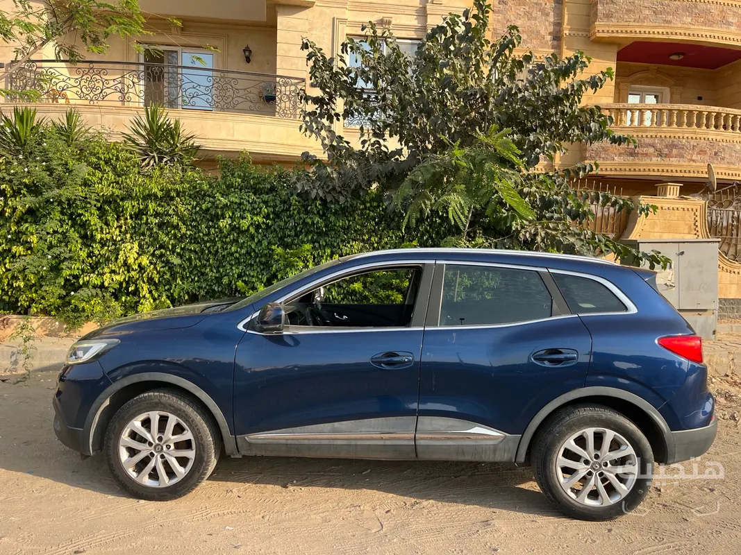 side view of 2019 Renault Kadjar