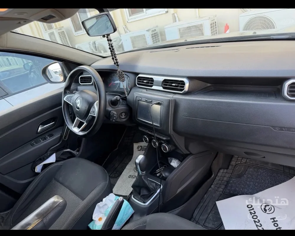 Interior view of 2019 Renault Duster