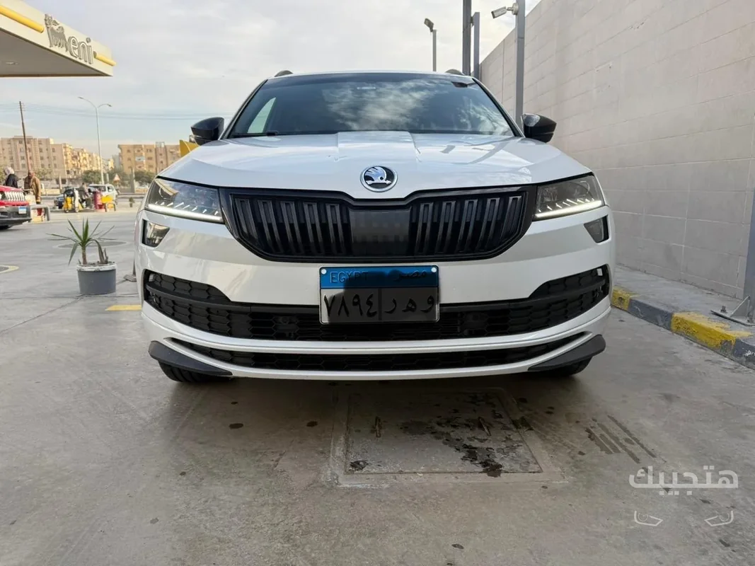 Front view of 2021 Skoda Karoq
