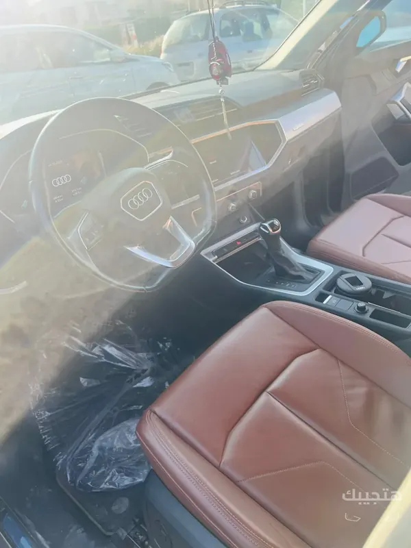Interior view of 2024 Audi Q3