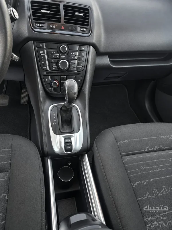 Interior view of 2016 Opel Meriva