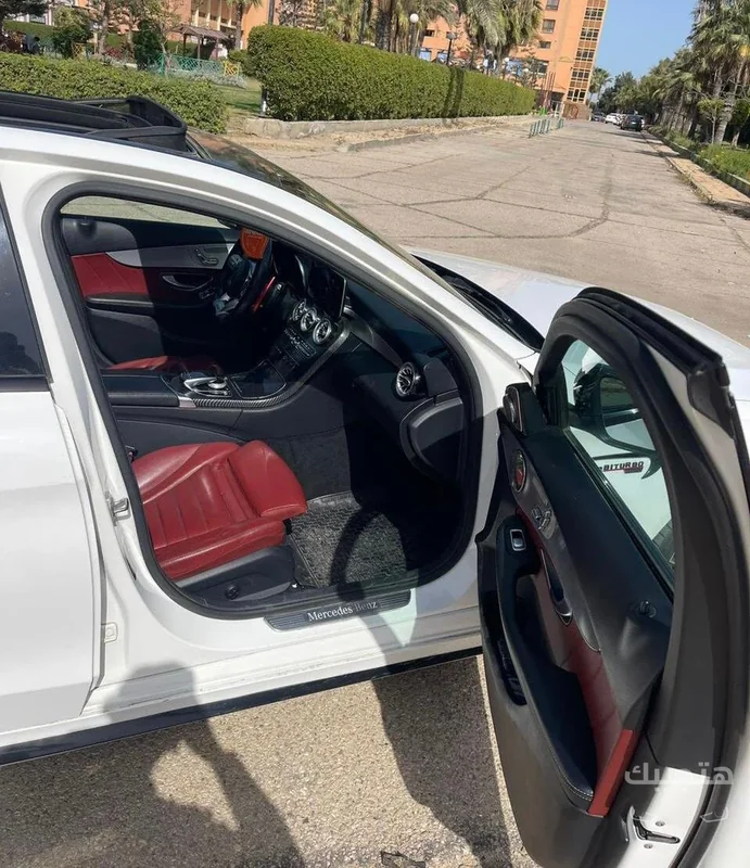 Interior view of 2019 Mercedes-Benz C180