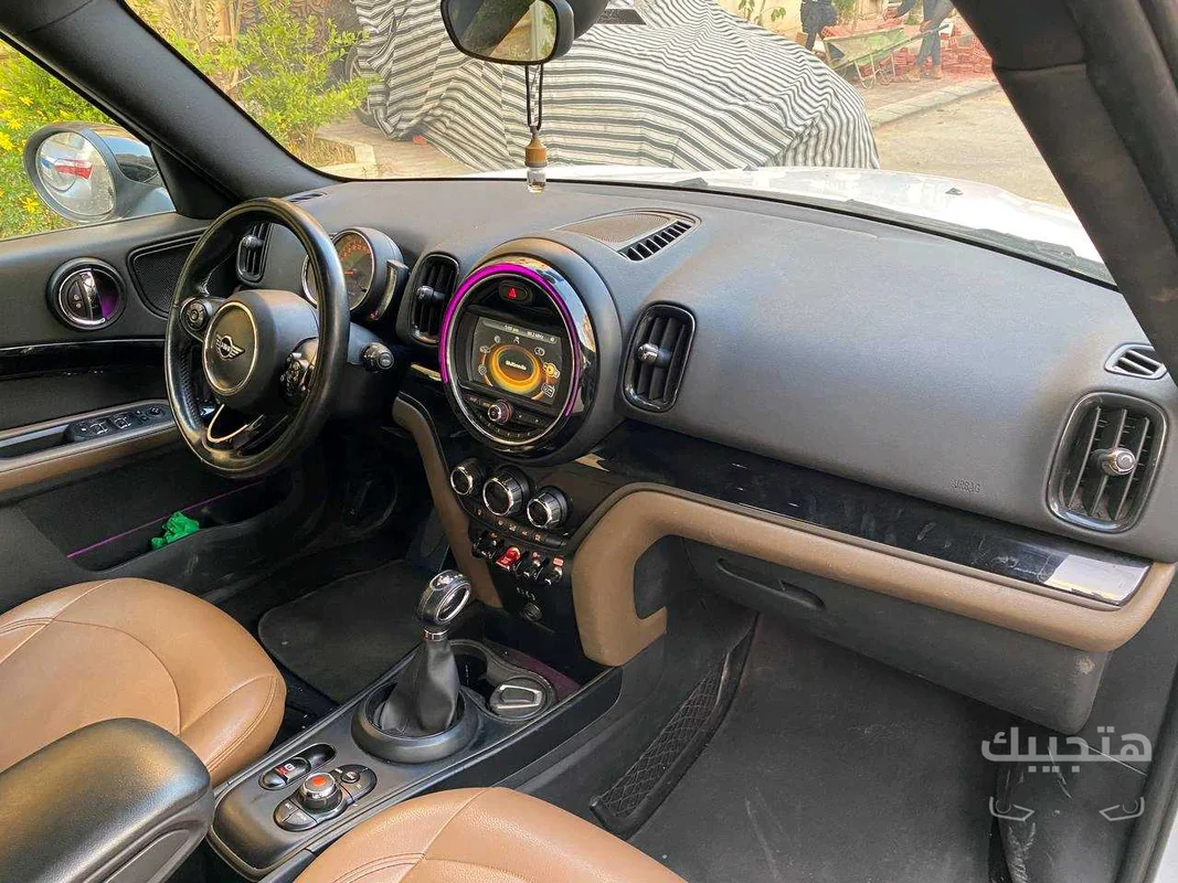 Interior view of 2018 Mini Countryman