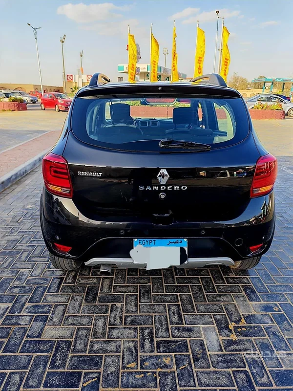 Rear view of 2022 Renault Sandero