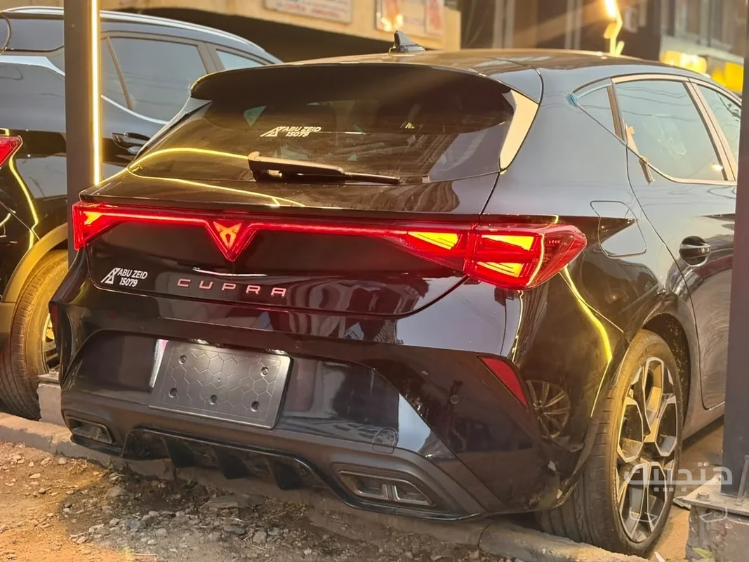Rear view of 2026 CUPRA Leon