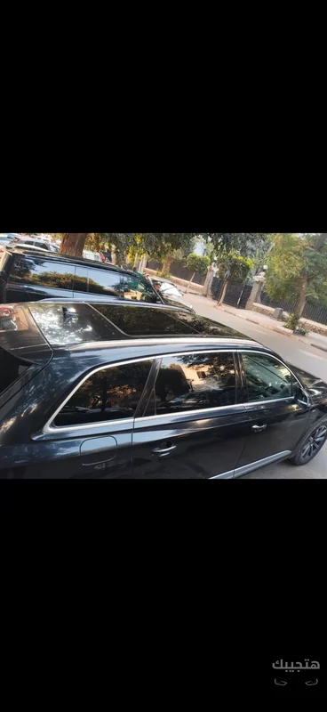 side view of 2019 Audi Q7