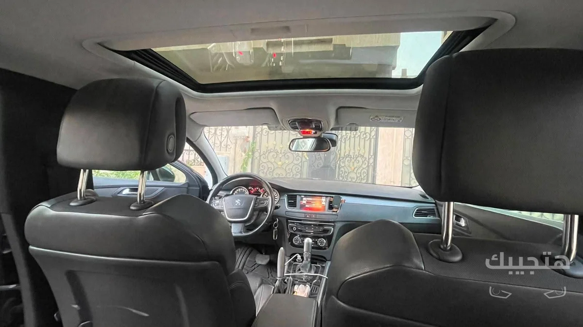 Interior view of 2015 Peugeot 508