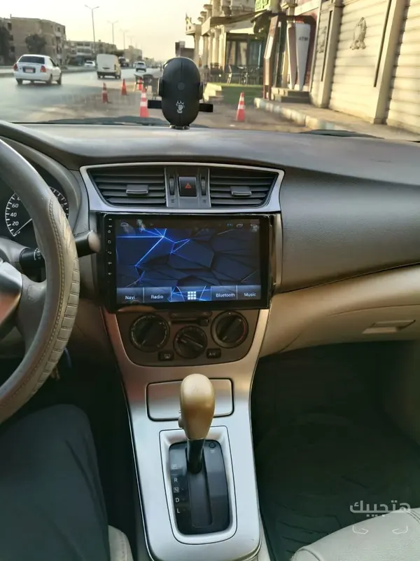 Interior view of 2015 Nissan Sentra