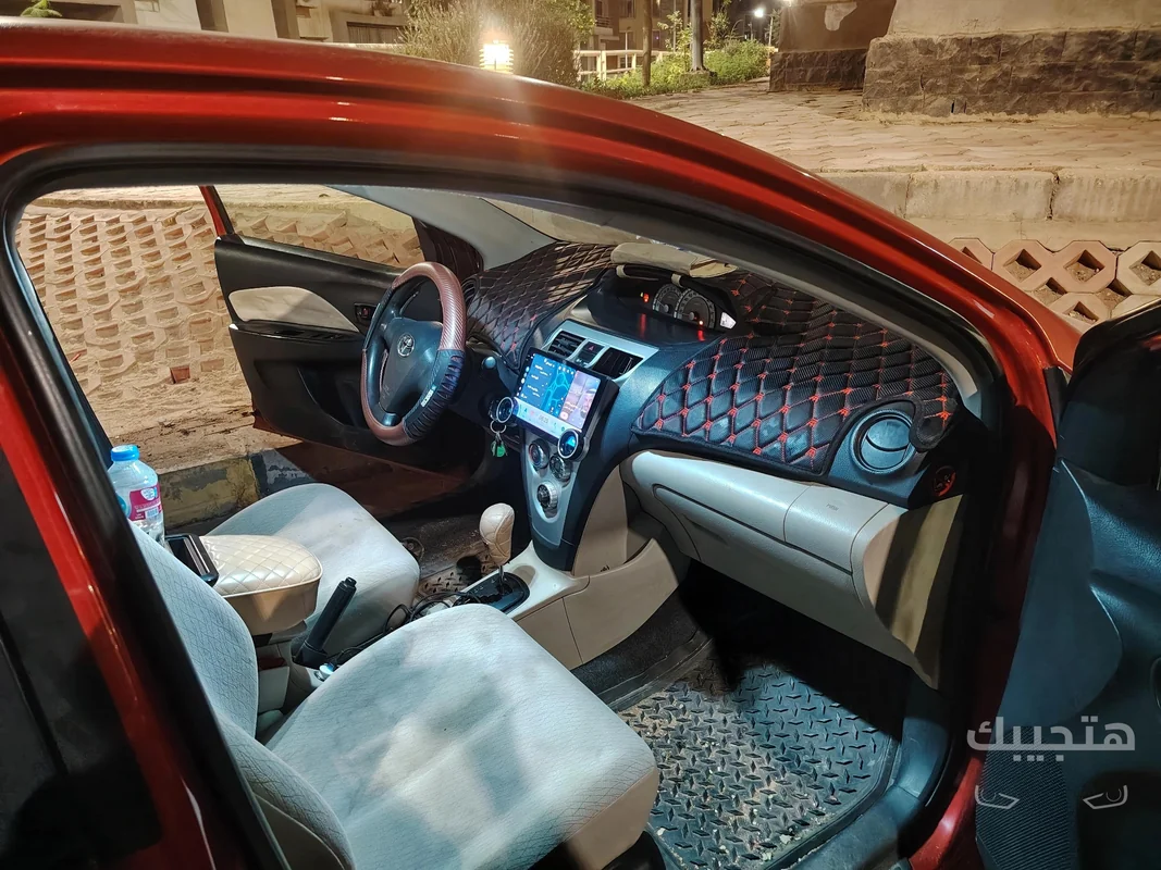 Interior view of 2008 Toyota Yaris