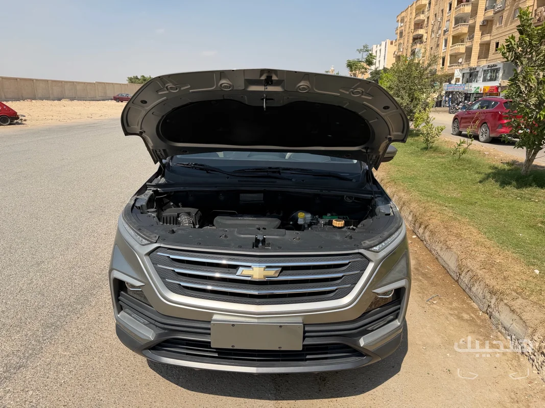 Front view of 2023 Chevrolet Captiva