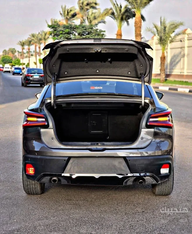 Boot and rear view of 2024 Citroën C4