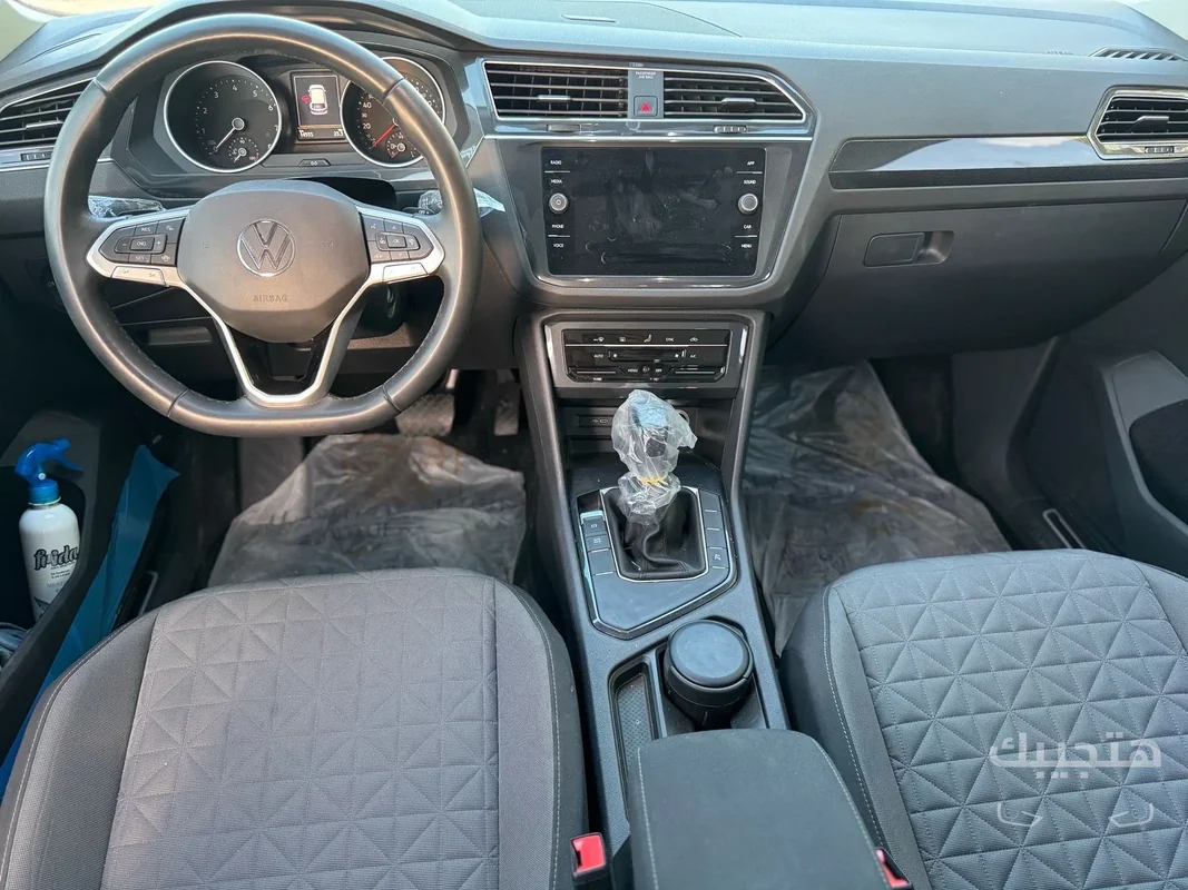 Interior view of 2022 Volkswagen Tiguan