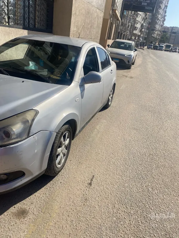 Front and side view of 2017 Chery Envy